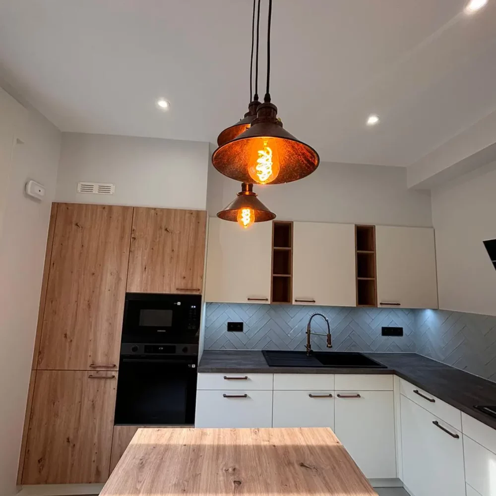 Cuisine équipée avec îlot et plan de travail bois, Luttre